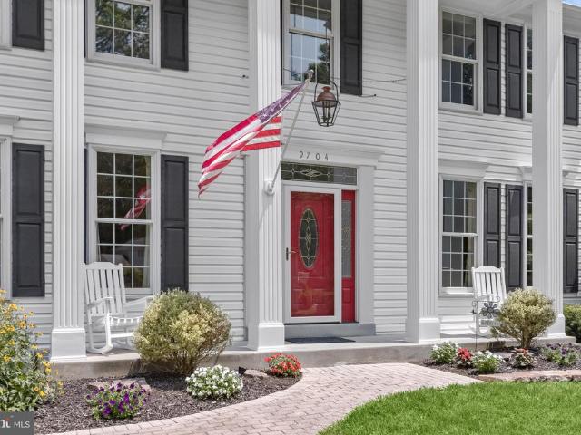 9704 Oriole Court