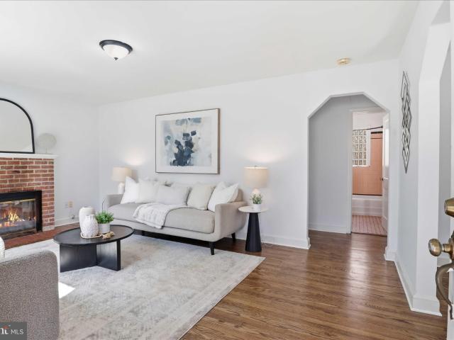9704 Blake Ln, Fairfax, VA 22031 | MLS #VAFX2300