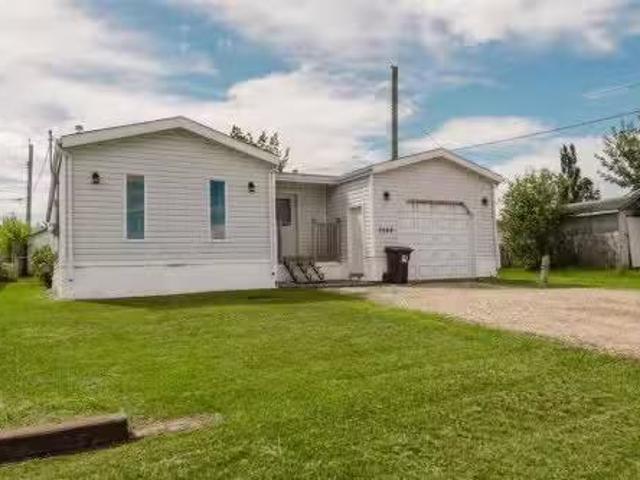 9709 107 Avenue, Clairmont, AB, T8X 5E5 house for sale List.