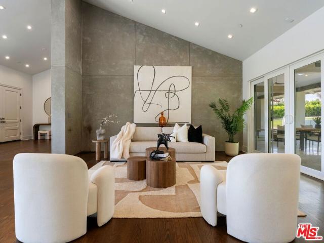 9700 Portada Drive