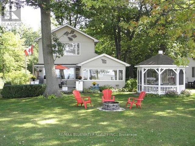 9714 Lake Road, Lambton Shores Kettle Point, ON, N0N 1J1 house for sale | Listing ID X13741 | Royal LePage
