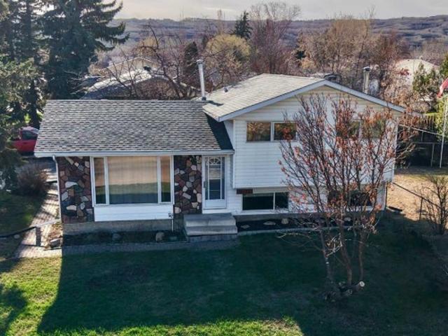 9714 77 Avenue, Peace River, AB, T8S 1C9 house for sale | Listing ID A2346 | Royal LePage