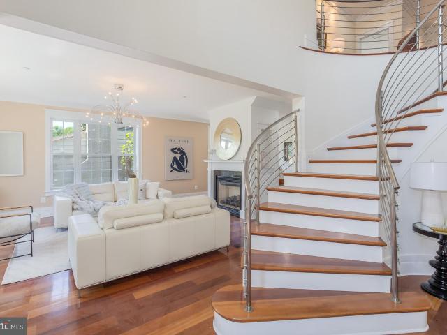9715 Singleton Dr, Bethesda, MD 20817 | MLS #MDMC2240