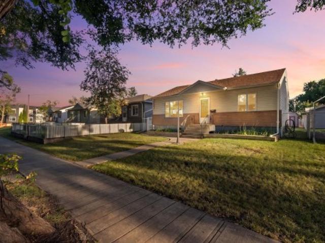 9719 65 Avenue Nw, Edmonton, AB, T6E 0K5 house for sale | Listing ID E4506 | Royal LePage