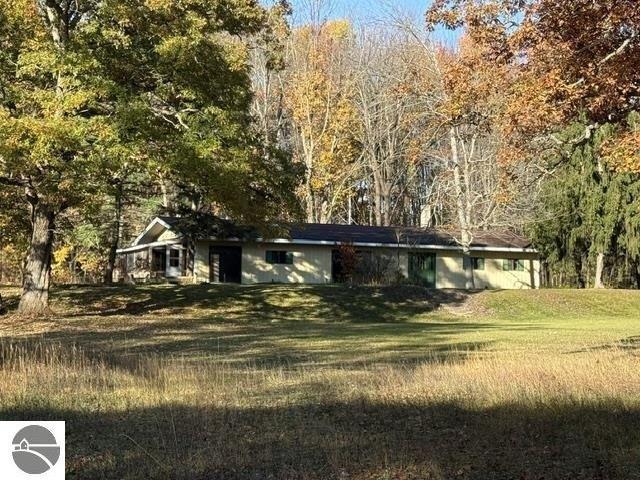 971 N AL Moses Rd, Lake City, MI 49651