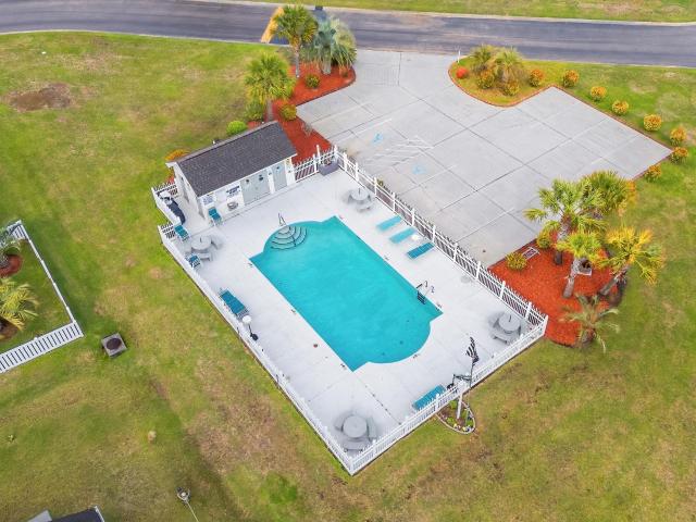 972 Dunrobin Ln