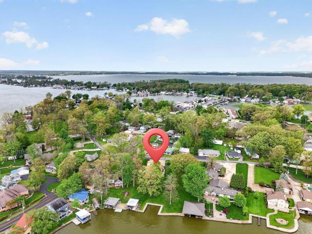 9730 Lakeshore Drive E