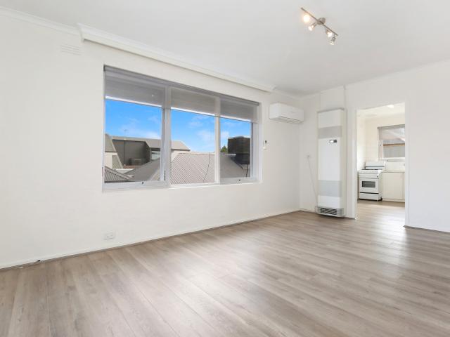 9/73 Collins Street, Thornbury