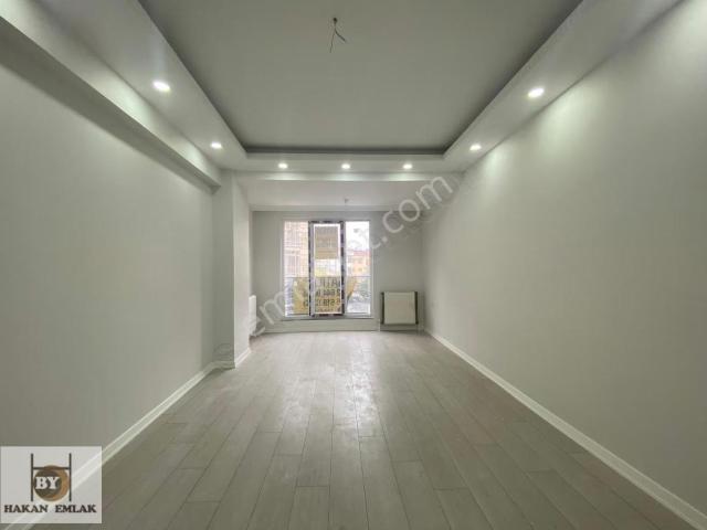 973 güngören'de Yeni Yapı 2+1 Daire, 80m², Tramvaya Yakın