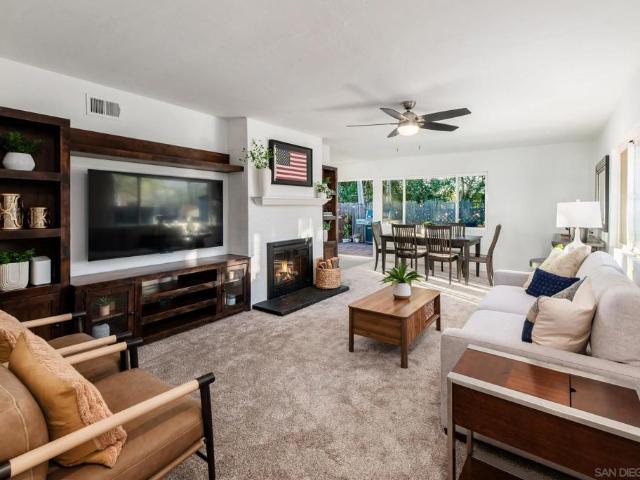 9742 Emerald Hill