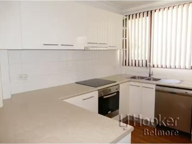 9/74 Floss Street, HURLSTONE PARK Townhouse for rent Listed b.