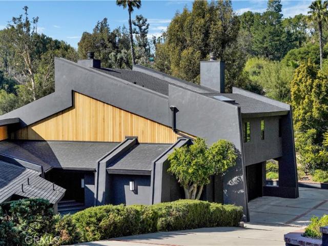 9752 Rangeview Dr, North Tustin, CA 92705 | MLS #OC26120
