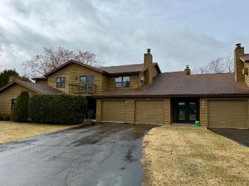 975 Manor Dr, Unit 83, Neenah, WI 54956 | MLS #1968