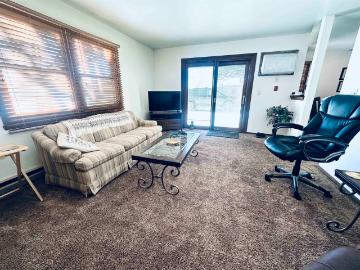 975 MANOR Drive