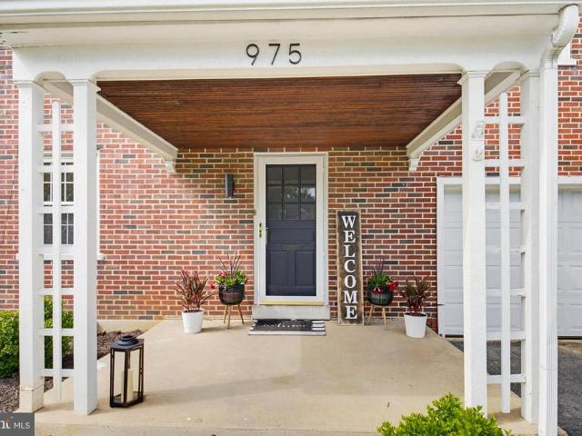 975 Salisbury Court