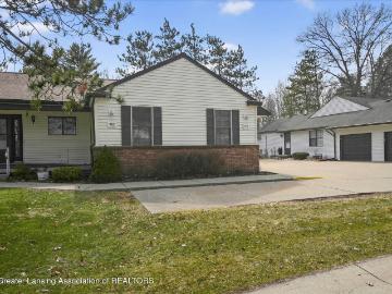 976 Riverview Court
