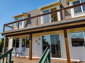 977 Moonraker Drive