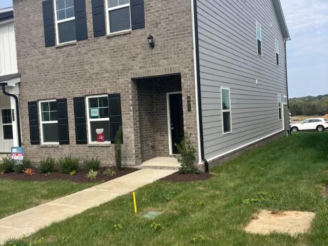 977 Nance Ln
