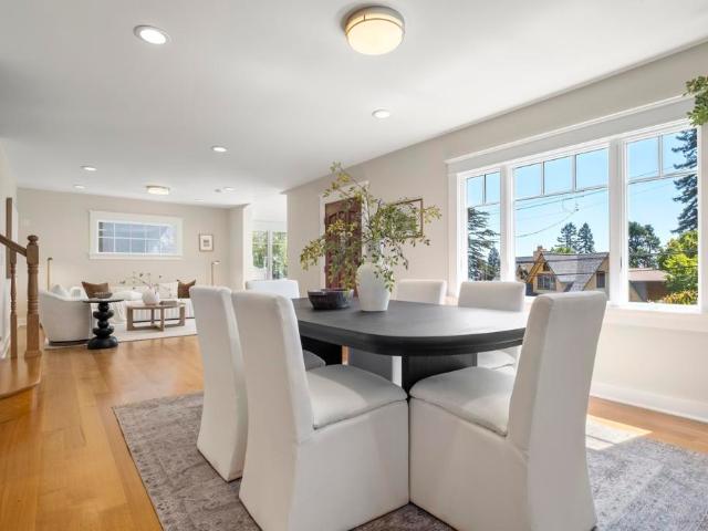 977 Regal Rd
