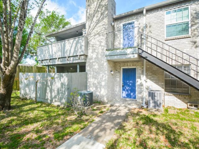 9797 Leawood Boulevard 302
