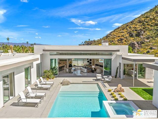 979 Las Palmas Estates Drive
