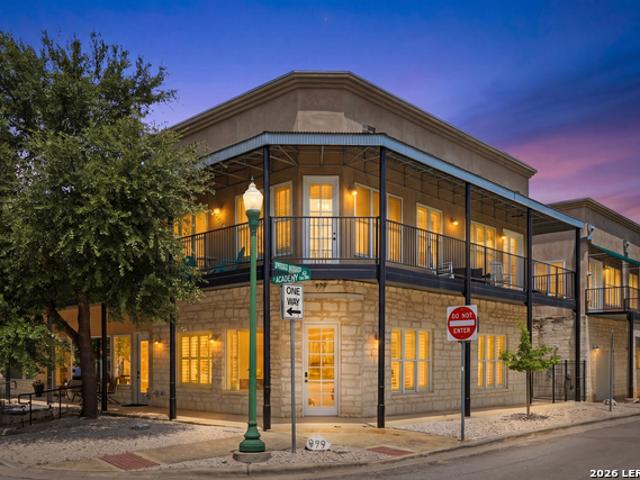 979 N Academy Ave, Unit APT 2