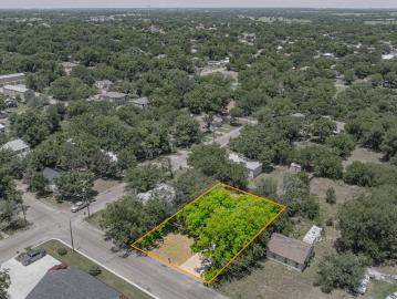 979 W Pecan Street