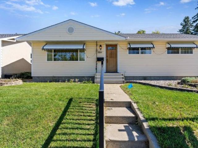 9807 Street Nw, Edmonton, AB, T5P 3S9 house for sale | Listing ID E4506 | Royal LePage