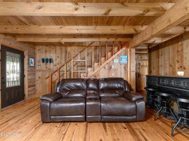 9809 Fairview Rd
