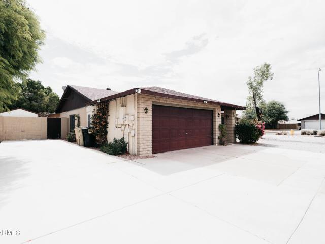 9801 N 49TH Lane