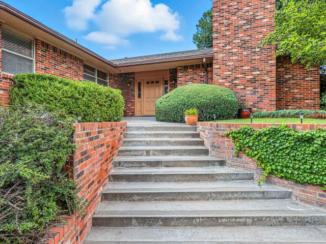 9801 Greenbrier Road NE