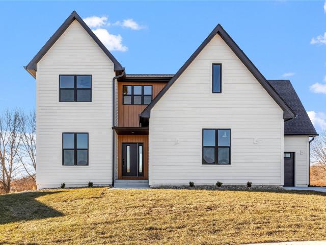 980 Pelican Dr, Polk City, IA