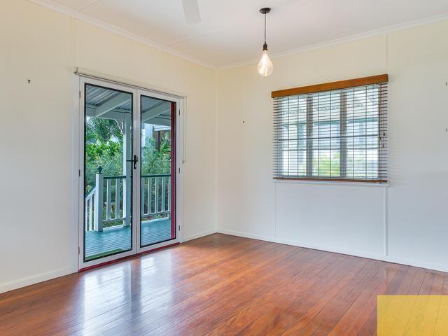 $980 per week / $3,920 Bond