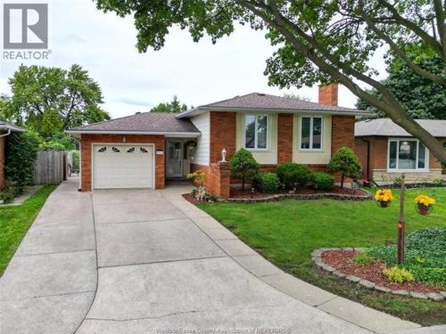 9810 Asgard Road, Windsor, ON, N8R 1E2 house for sale | Listing ID 26023 | Royal LePage