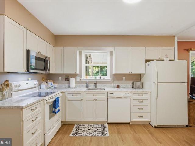 9810 Golden Russet Drive