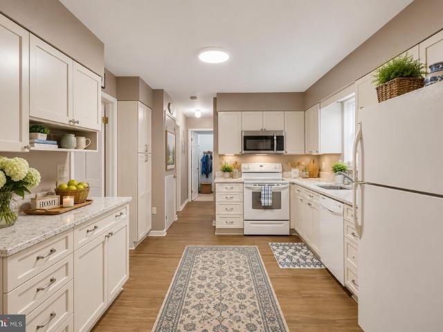 9810 Golden Russet Drive
