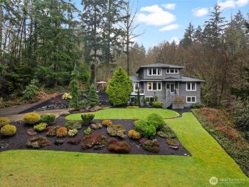 9811 Ridgeway Drive