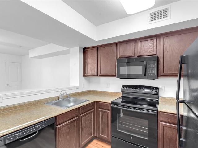 9829 Walnut Street # Condo O114