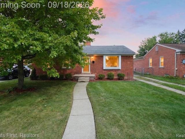 9822 Mayfield St, Livonia, MI 48150
