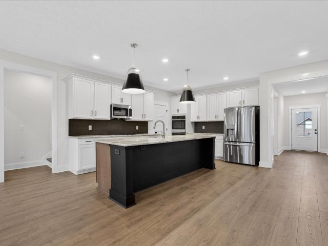 982 Alton Dr