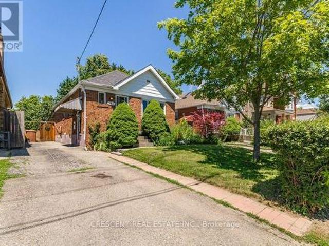 982 Briar Hill Avenue, Toronto, ON, M6B 1M3 house for sale | Listing ID W13705 | Royal LePage