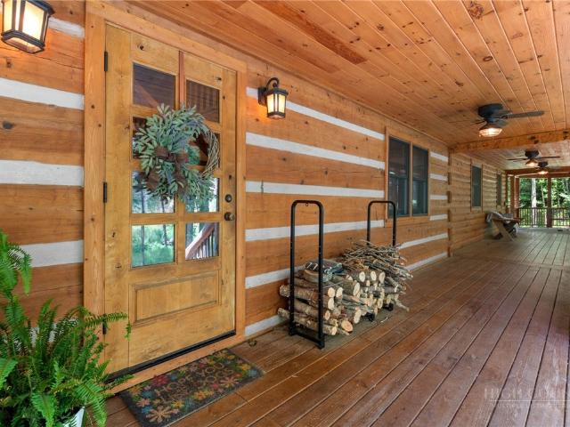 982 Jakes Mountain Road