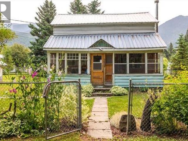 9832 Victoria Street, Fernie, BC, V0B 1M5 house for sale | Listing ID 10396 | Royal LePage