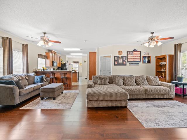 983 Jamestown Rd