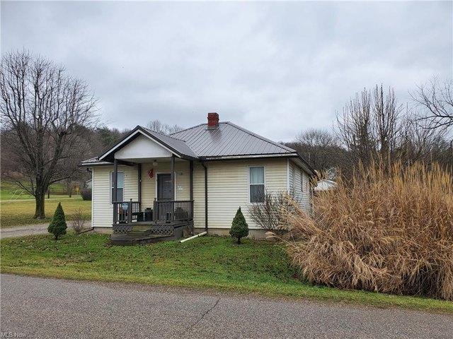 9848 Ohio Ave, Cambridge, OH 43725