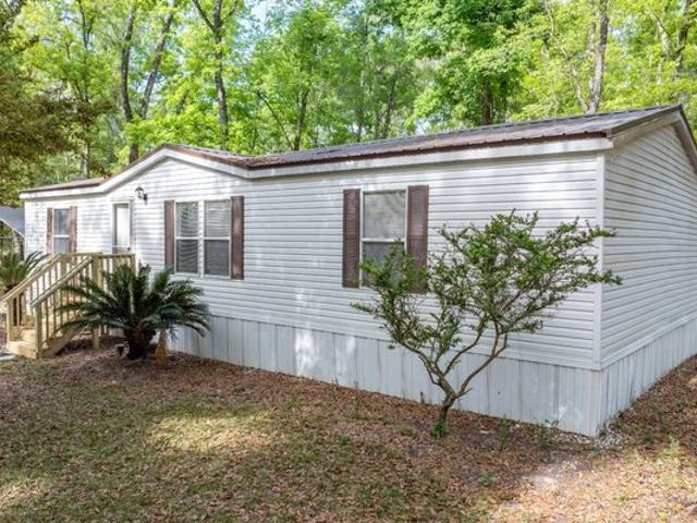 984 NE 765th St, Old Town, FL 32680