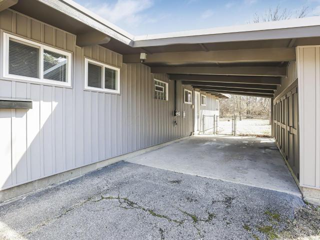 984 Sunbury Road