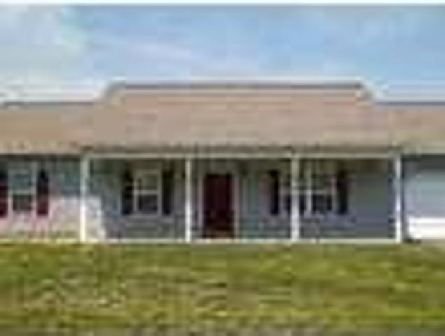 $985 / 3br Rent til Own RANCH/ pet friendly 3 bdrm 2 bath Garage READY TO