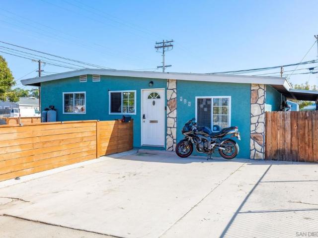 985 Fern Ave