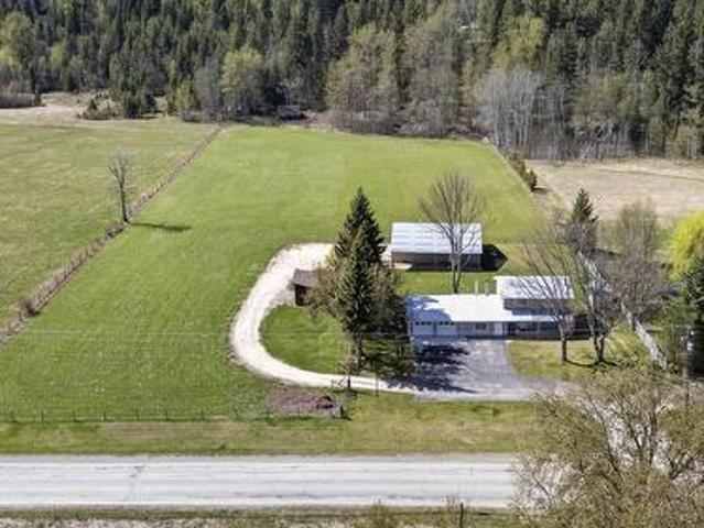 985 Old N Thompson Highway, Clearwater, BC, V0E 1N2 house for sale | Listing ID 10383 | Royal LePage